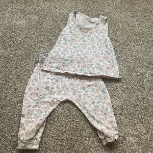 Rylee and Cru floral set